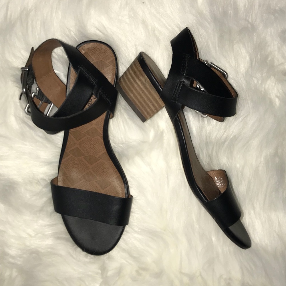 Lucky Brand Black Sandals Size 5.5